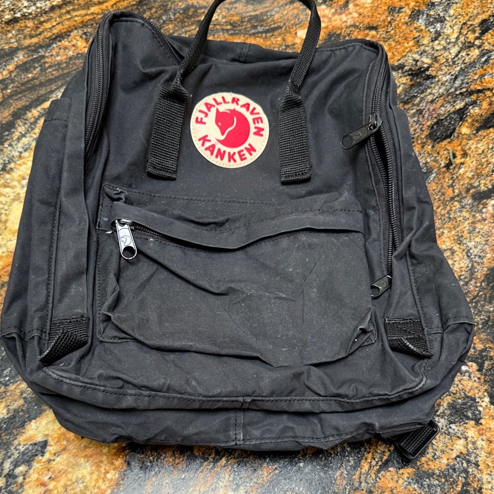 Fjallraven Kånken Backpack in Black